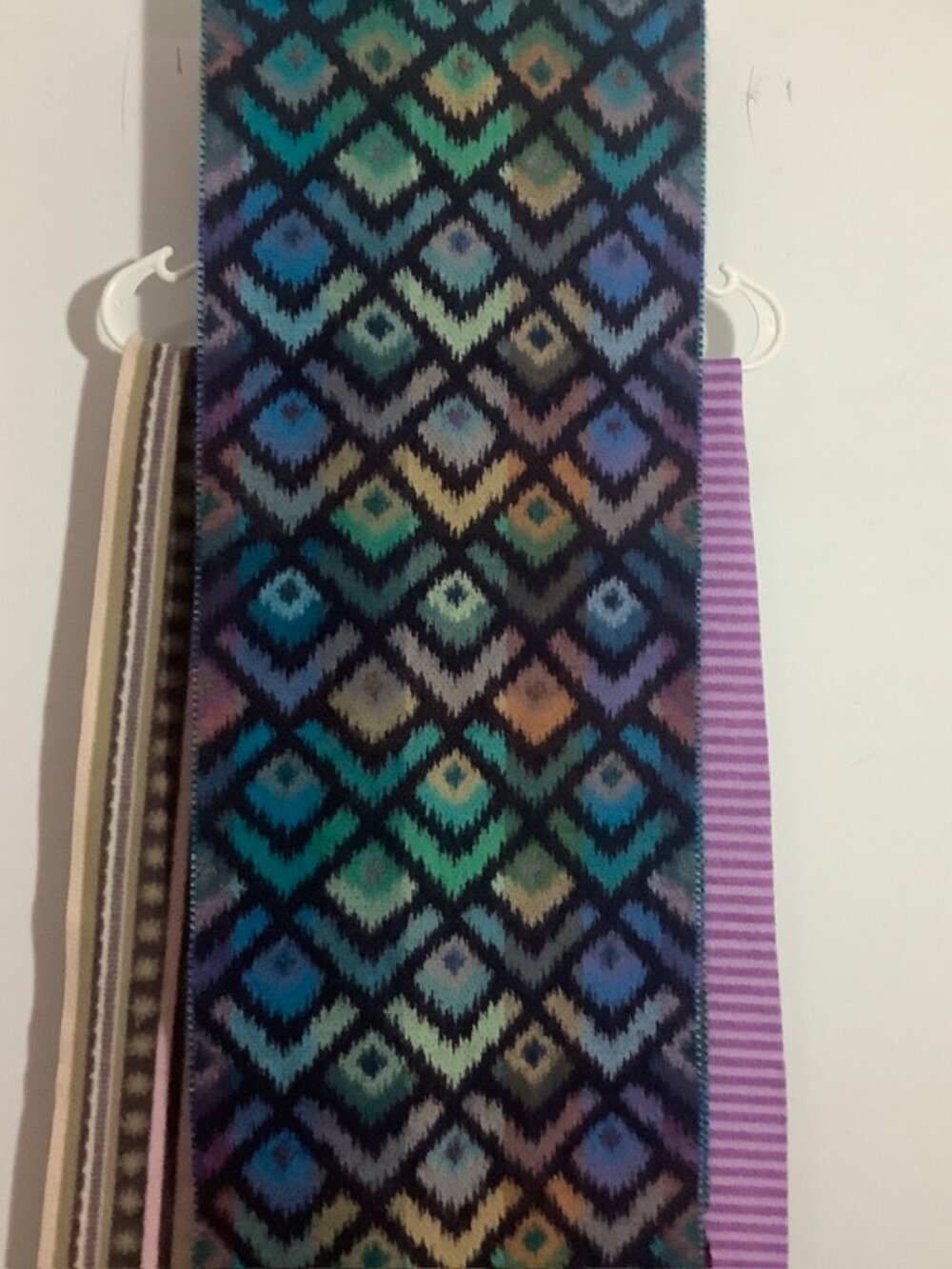 Collection of Neck Scarves Assorted Styles Cold Weather Good and  NWT Condition - Picture 4 of 8